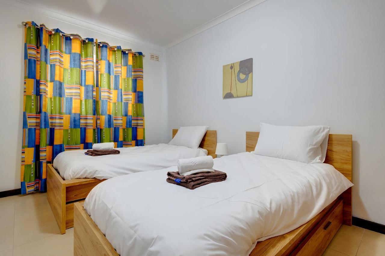 Modern 2 Bedroom Maisonette In Central Sliema Esterno foto