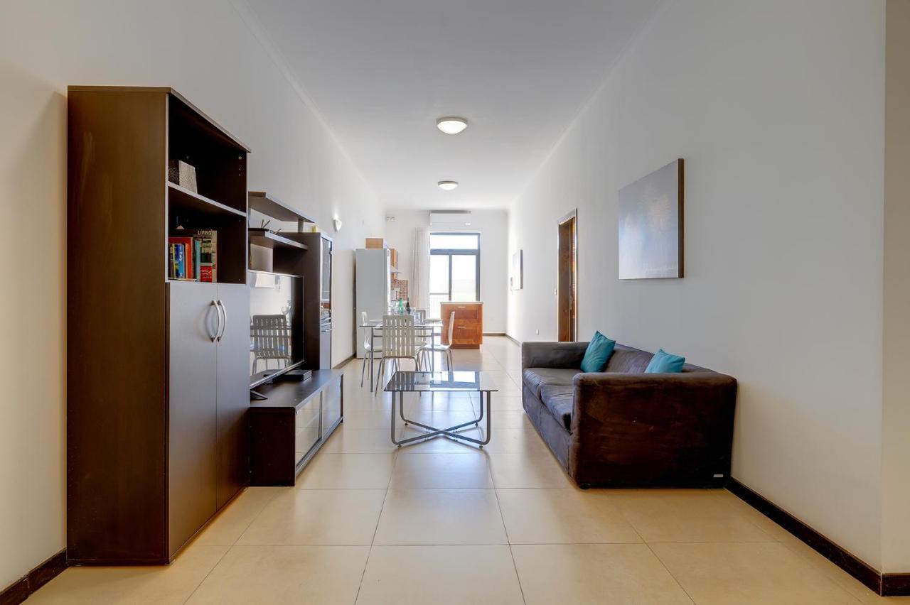 Modern 2 Bedroom Maisonette In Central Sliema Esterno foto