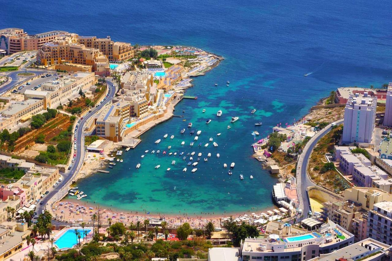 Modern 2 Bedroom Maisonette In Central Sliema Esterno foto